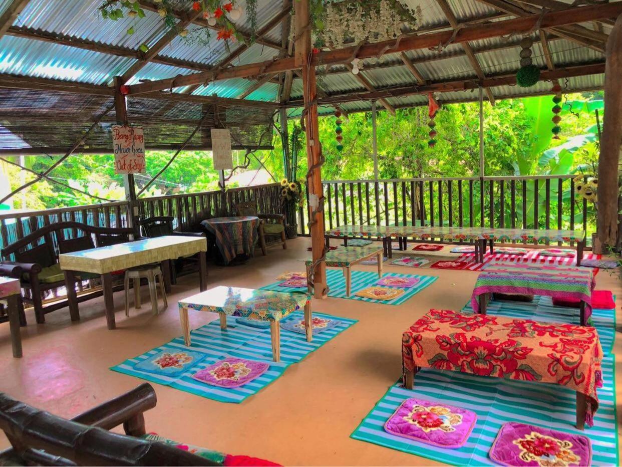 Paradise Budget Palawan Hostel Ел Нидо Екстериор снимка